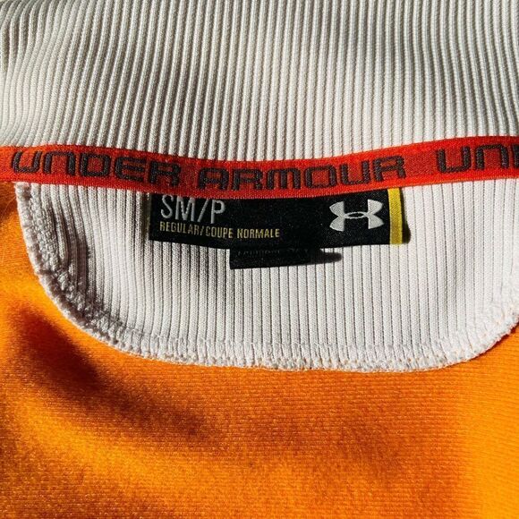 Women’s Under Armour Orange Lightweight jacket. - Picture 8 of 8
